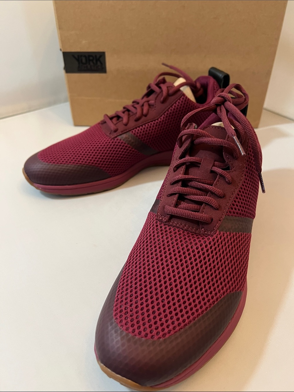 York Athletics The Henry Runner in Burgundy Mesh. Men’s 9.5. NIB